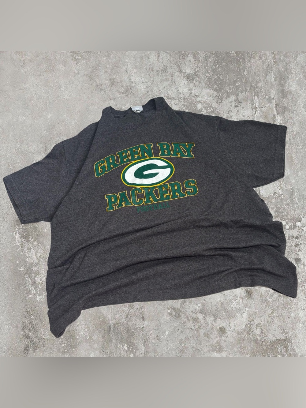 NFL Team Apparel Green Bay Packers Gray Graphic Tee